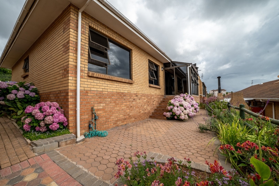 3 Bedroom Property for Sale in Hartenbos Central Western Cape